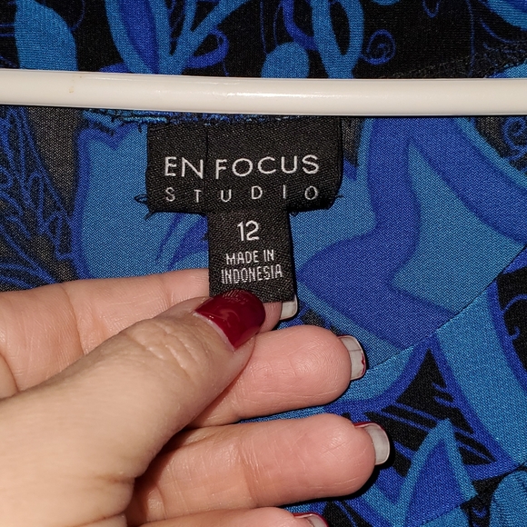 Dress - Picture 4 of 4